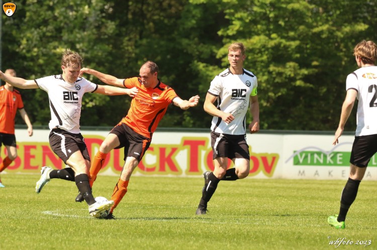 DSV vergeet tien minuten te voetballen: 4 – 0 in Ermelo.